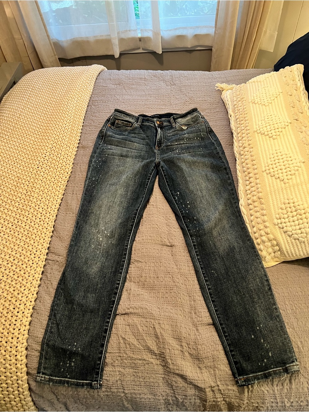 Judy Blue Dark Blue Straight-Leg Jeans with Paint-Splash Detail